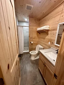 Two Bedroom Cabin - Image 4