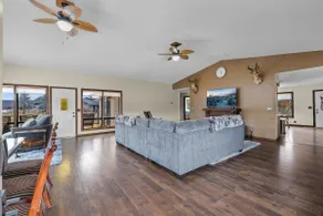 Lakefront Retreat | Lake Ochoco - Image 3