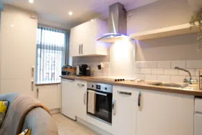 Charming Cardiff 2B Flat near Principality Stadium - Image 3