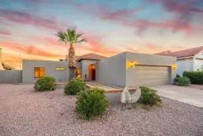 Cozy 2BR Home Fire Pit Grill Golf Course Views - Image 4