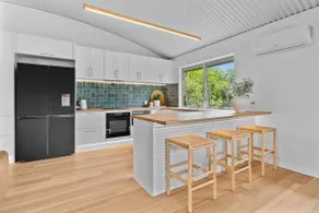 Walk to Beach Casuarina 2BR Beach Shack w/ Parking - Image 3