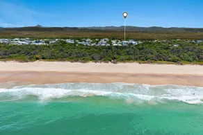 Walk to Beach Casuarina 2BR Beach Shack w/ Parking - Image 4