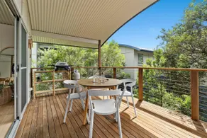 Walk to Beach Casuarina 2BR Beach Shack w/ Parking - Image 5