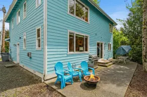 Cozy 3BR House with Lake View near Hiking Trails - Image 5