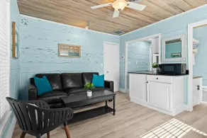 Suite w/ Shared Pool, Free WiFi, Central AC - Step - Image 4