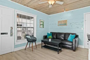 Suite w/ Shared Pool, Free WiFi, Central AC - Step - Image 5