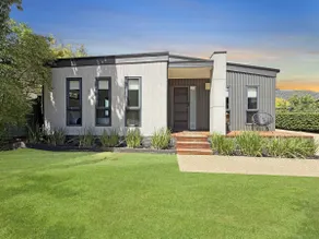 Snowgum Bright Retreat - 2 Houses, 1 Location - Image 2
