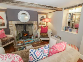 Bumblebee Cottage - Image 5