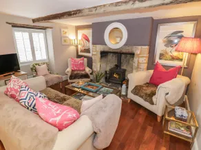 Bumblebee Cottage - Image 3