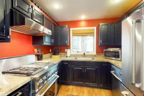 Stylish Townhome with Deck & Shared Hot Tub - Walk - Image 2