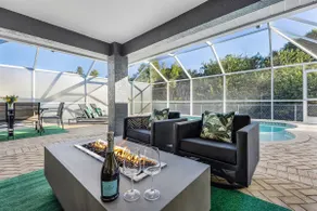 4BRM Stylish Private Home, HTD POOL-Close To Beach - Image 3