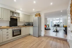 3 Bed in Whitby oc-g0138 - Image 3