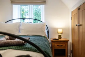 Beautiful 2 Bedroom Apartment in Malvern - Image 5