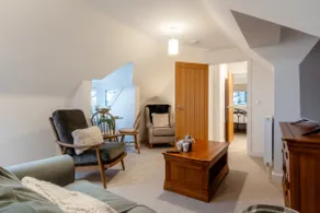 Beautiful 2 Bedroom Apartment in Malvern - Image 2