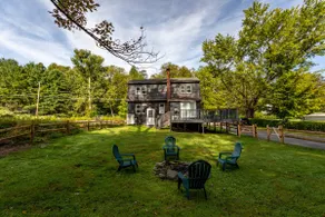 NEW: In-town home w/ gorgeous cedar sauna+fire-pit - Image 2