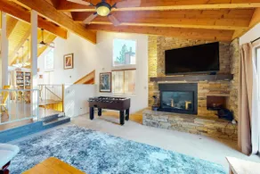 Townhome with pool, sauna, tennis, private hot tub - Image 4