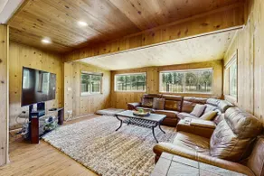 Edgewood Retreat | Hot Tub, Golf Course Views - Image 3