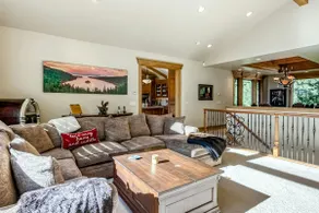 Luxury home with office & garage, sleeps 8 - Image 3