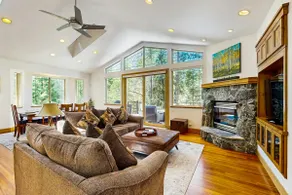 Spacious home near Lake Tahoe with private hot tub - Image 3