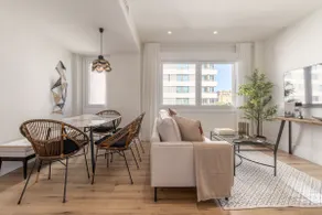 Bright 2-Bed Apartment Near Santiago Bernabéu - Image 2