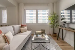 Bright 2-Bed Apartment Near Santiago Bernabéu - Image 4