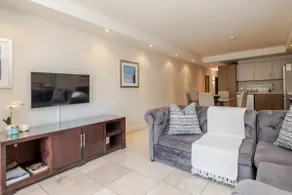 Canal Quays Apartments - Image 3
