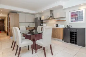 Canal-Facing One-Bedroom at Canal Quays - Image 5
