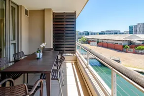 Canal-Facing One-Bedroom at Canal Quays - Image 2