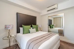 Canal-Facing One-Bedroom at Canal Quays - Image 4