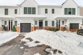 Half-mi to the Triangle! Chic Emmaus Townhome - Image 3