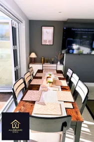 The Lockside By Allsquare Stays 5BDR Heathrow M4 M25 M3 - Image 5