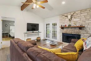 Sleeps 11 | Hot Summer Nights + Lake & BBQ Stay - Image 2