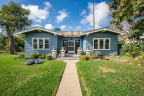 House w/ Yard and Parking steps to Alamitos Beach - Image 5