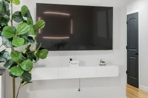 3BR Near O'Hare • Office • Coffee Bar • Sleeps 9 - Image 4