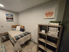 Cozy Studio Retreat w/ Private Sauna - Image 3