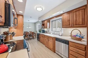Spacious remodeled family home in Hermitage - Image 3