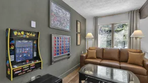 3BR Townhouse with Game Loft Near Boulder Lake - Image 4