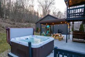 Shady Point Retreat w/ Hot Tub & Pickleball! - Image 2