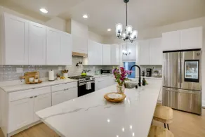 Heart of Bay View Neighborhood! Modern Retreat - Image 2