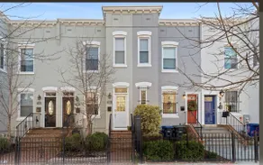 Entire Rowhome Apt In NW - Image 2