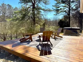 Private Lakefront Peninsula Retreat with Hot Tub - Image 5