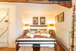 The Old Paul Pry - Norfolk Holiday Properties - Image 2