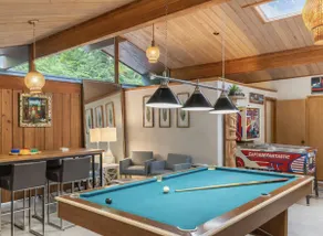 Beachfront with Tiki Bar, Mini golf, Pool Table - Image 4