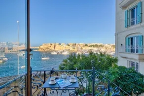 Wake Up to Harbour Views, Birgu Seafront 2BR - Image 2