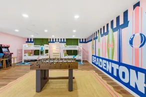 Bradenton Beach Club Poolside Estate Bunkroom - Image 2