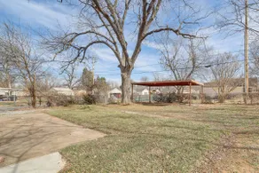 1 Mi to Campus: Modern Tulsa Home w/ Private Yard - Image 5