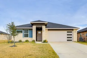 Resort Perks & Private Yard: Brookshire Retreat - Image 3