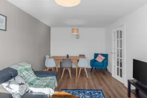 Free Parking | Central | Sleeps 5 | 2 Bedrooms - Image 3