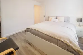 Host & Stay | Roach Street - Image 4