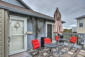 NY! Breezy Beach Getaway Condo m / dæk + grill! - Image 3
